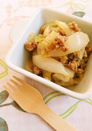 レンジで簡単☆新玉ねぎのそぼろ煮。-レシピのメイン写真