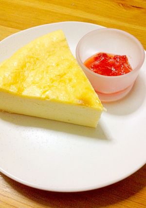 桜のチーズケーキ 〜イチゴソース添え〜-レシピのメイン写真