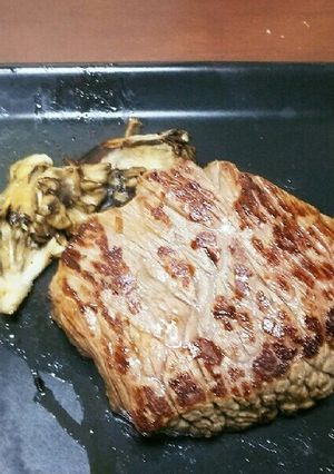 マイタケ酵素でやわらか牛ステーキ-レシピのメイン写真