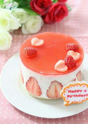 1歳の誕生日＊イチゴヨーグルトケーキ-レシピのメイン写真