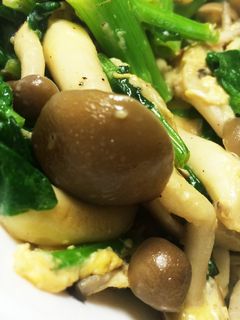 ほうれん草としめじの炒り卵バターソテー-レシピのメイン写真