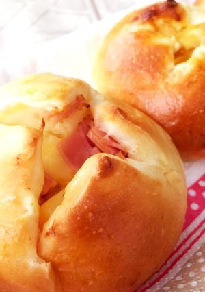 ふわふわ！ハムとゴロゴロチーズの惣菜パン-レシピのメイン写真
