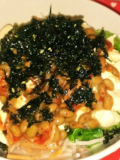 チンして混ぜて乗せるだけ!簡単納豆キムチ-レシピのメイン写真