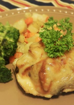 鶏肉のきのこソテーとスイスチーズのせ-レシピのメイン写真