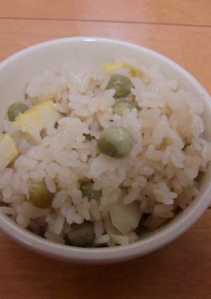 エンドウとタケノコの炊き込みご飯-レシピのメイン写真