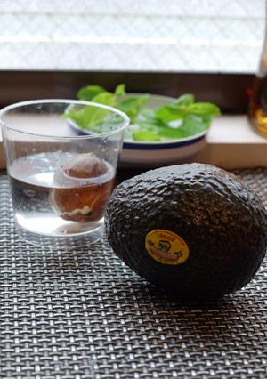 種も綺麗なアボカドをわさマヨ醤油でどうぞ-レシピのメイン写真