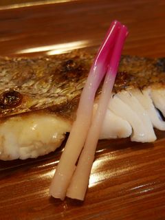 秘密の技で皮パリパリ!真鯛の塩焼き-レシピのメイン写真