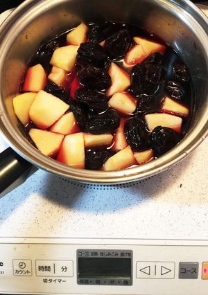 りんごとプルーンのスパイスワイン煮-レシピのメイン写真