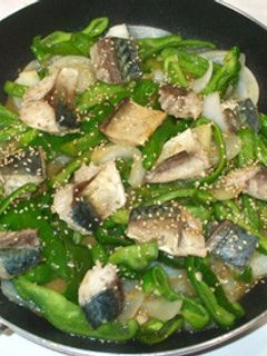 魚・さばとピーマンと新玉ねぎの味噌炒め-レシピのメイン写真