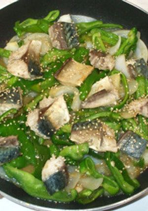 魚・さばとピーマンと新玉ねぎの味噌炒め-レシピのメイン写真