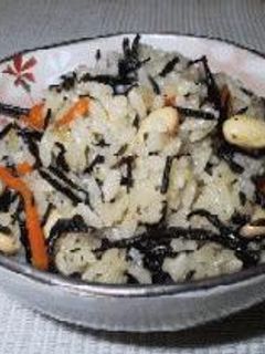 大豆とひじきの炊き込みご飯♪-レシピのメイン写真