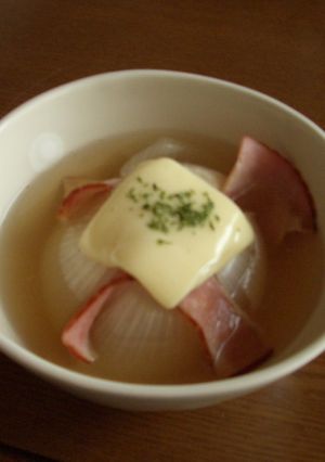 まるまる玉ねぎとベーコンのスープ♡-レシピのメイン写真