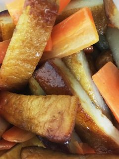 ごま香る♪さつま揚げと人参の炒め物-レシピのメイン写真