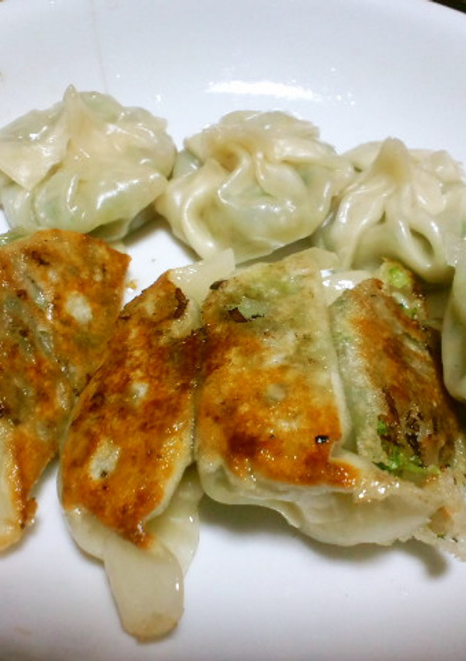 ベジタリアンの焼き餃子と蒸しモモ風-レシピのメイン写真