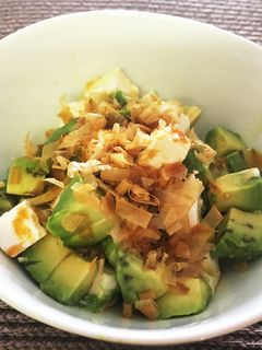 クリームチーズとアボカドのおかか和え-レシピのメイン写真
