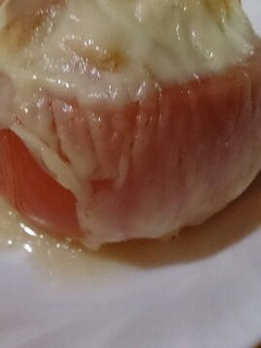 トマトの器でチーズ焼き-レシピのメイン写真