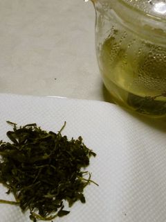 茶摘みをした葉っぱでお茶-レシピのメイン写真