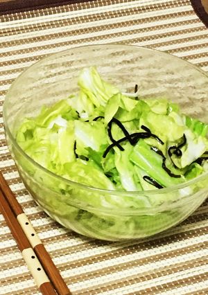 塩昆布ときざみにんにく☆キャベツのサラダ-レシピのメイン写真