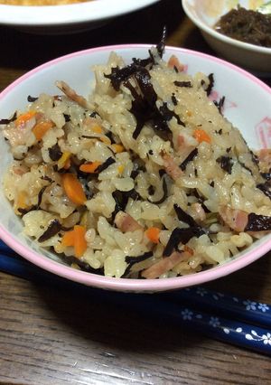 ♡春の炊くだけご飯！よもぎ☆ひじき入り♡-レシピのメイン写真