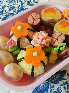 遠足のお弁当♪うずらのお花デコ♪キャラ弁-レシピのメイン写真