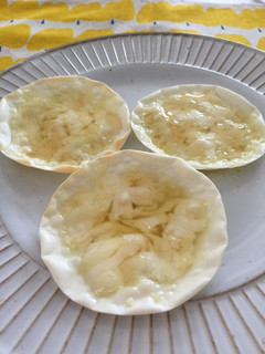 余った餃子の皮で♡超簡単はちみつピザ-レシピのメイン写真