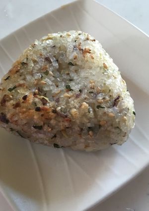 ゴマ油香る大葉とミョウガの焼きおにぎり-レシピのメイン写真
