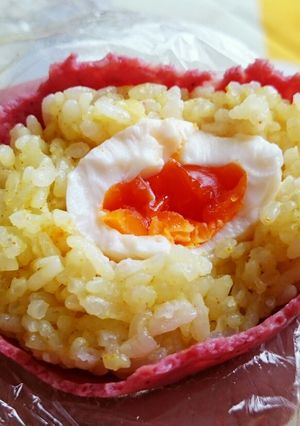 ★半熟ちびたまのハム巻きカレーおにぎり★-レシピのメイン写真