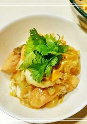 定番アレンジ。サーモンたまご丼-レシピのメイン写真