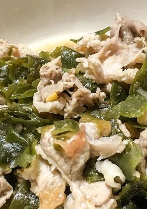 さっと簡単 豚肉とワカメの梅煮-レシピのメイン写真