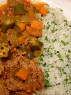 牛肉とオクラのトマト煮、バターライスと。-レシピのメイン写真