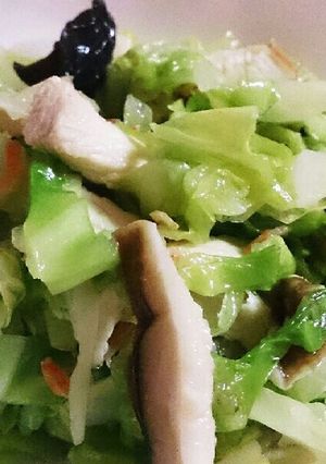 あっさり☆春キャベツと蒸し鶏の塩炒め-レシピのメイン写真