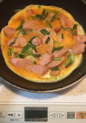 簡単!おさかなソーセージとニラの玉子焼き-レシピのメイン写真
