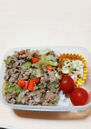 セロリとお野菜のそぼろ炒め-レシピのメイン写真