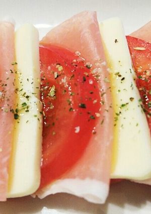 並べて簡単おつまみ！生ハムトマトチーズ♡-レシピのメイン写真