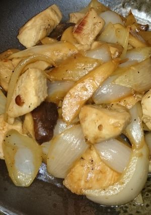 鶏胸肉と新玉ねぎの塩麹炒め-レシピのメイン写真
