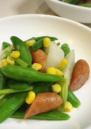 シンプル♪スナップエンドウとカブの塩炒め-レシピのメイン写真