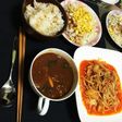 トマト缶でシーフードカレー。