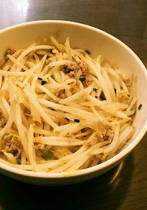 餃子のタネが余ったら！もやし炒め♪-レシピのメイン写真