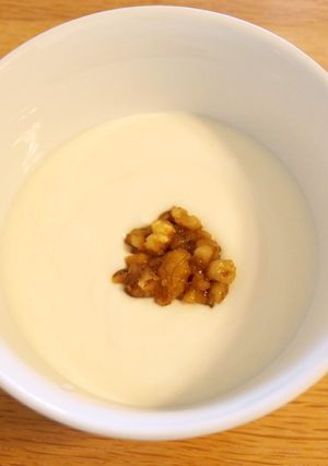 ヨーグルトにくるみ味噌-レシピのメイン写真