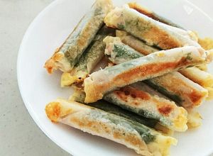 餃子の皮de☆チーズの魚肉ソーセージ巻き-レシピのメイン写真
