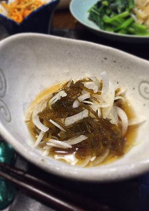 血液サラサラ♬もずくと新玉ねぎの酢の物-レシピのメイン写真
