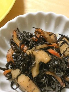 作り置き れんこんとちくわのひじき煮-レシピのメイン写真