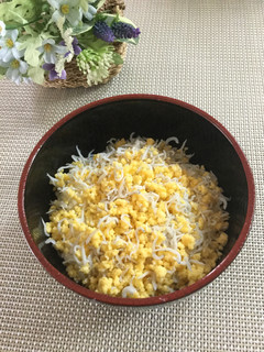 ちりめんと炒り卵のまぜまぜ丼♡-レシピのメイン写真