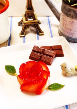 苺で薔薇♡-レシピのメイン写真
