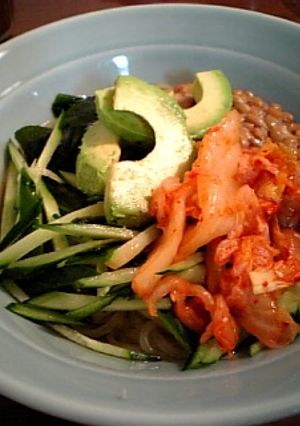 アボカドon冷麺-レシピのメイン写真