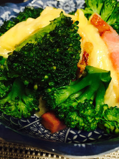 ブロッコリーとベーコンのチーズ焼き-レシピのメイン写真