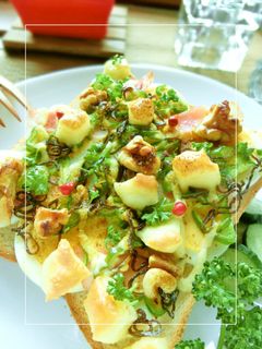 茹で卵×チーズ×ベーコンのカレートースト-レシピのメイン写真