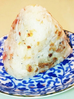 しらすのカツオ梅オイルおにぎり-レシピのメイン写真