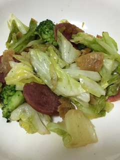 キャベツとサラミのポテトチップス炒め-レシピのメイン写真