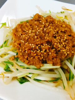 節約!もやしのピリ辛肉味噌のせ-レシピのメイン写真